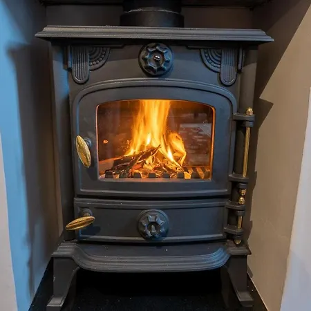 Forrest's Yard - 2 *