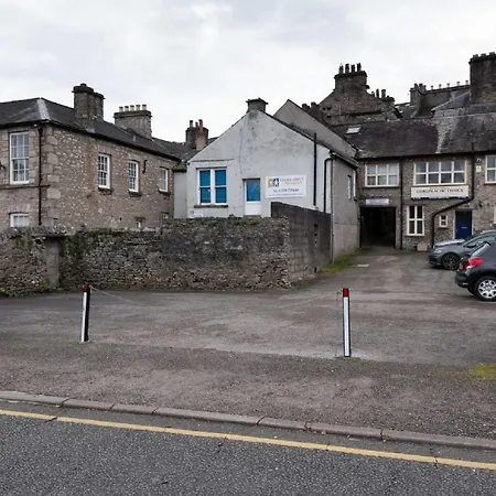 Forrest's Yard - 2 Casa vacanze *